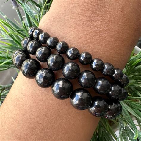 **Shungite Bracelets: The Ultimate Guide to the Protective Stones**