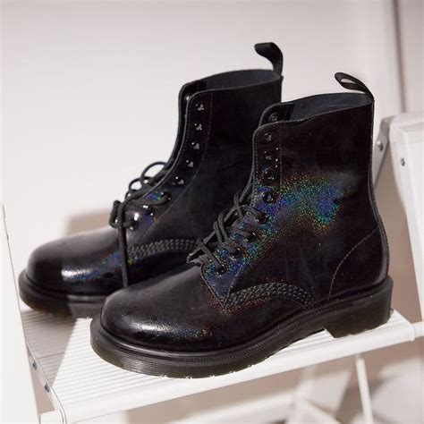 **Step into the Spotlight: A Comprehensive Guide to Shimmering Glitter Boots for Ladies**