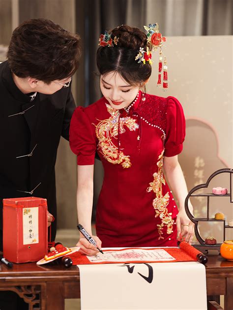 **The Qipao: Exploring the Intricate Elegance of Chinese Tradition**