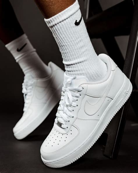 **The Ultimate Guide to AF1s White: Discover Timeless Style and Versatility**