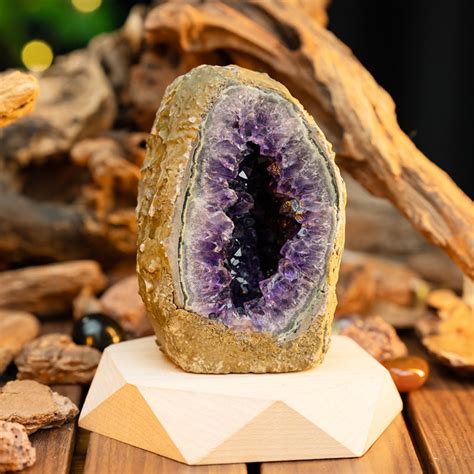 **Unveiling the Wonders: Colossal 500-Million-Year-Old Geodes for Sale**