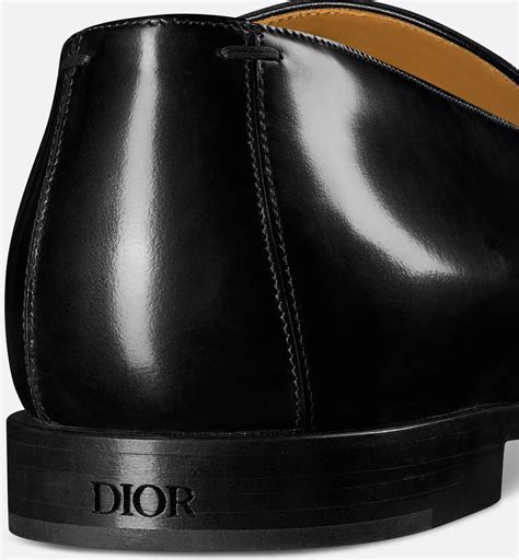 [Dior Black Shoes: A Timeless Icon of Luxury and Sophistication]