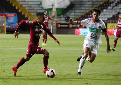 ¡Clásico del fútbol costarricense: Guanacasteca vs. Saprissa, una rivalidad histórica!