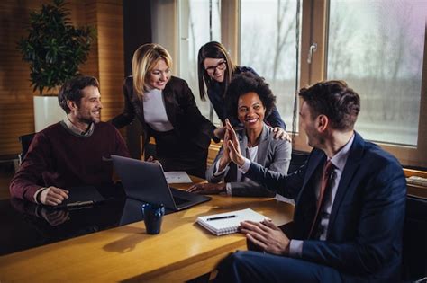 ¡El Trabajo en Equipo: Una Piedra Angular para el Éxito!