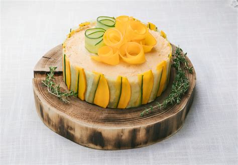 ベジタブルケーキ：野菜をふんだんに使ったヘルシーで彩り鮮やかなケーキ