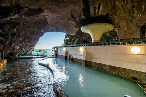 三重県の魅力的な洞窟温泉