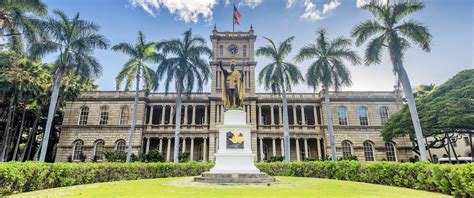 伊奧拉尼皇宮 (Iolani Palace)：