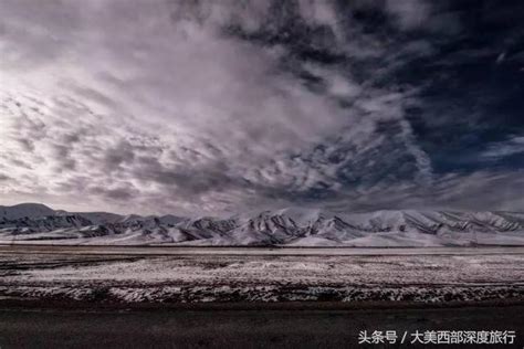 位於可可西里保護區北緣，可可希爾斯門巴旅館提供遊客一個獨特且難忘的住宿體驗。