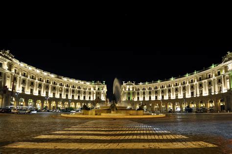 共和國廣場 (Piazza della Repubblica)