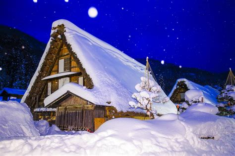 冬天到來，合掌村變身絕美雪國，讓你體驗如夢似幻的童話世界