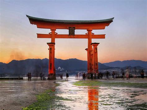 嚴島神社大鳥居：神乎其技的浮世繪建築奇蹟