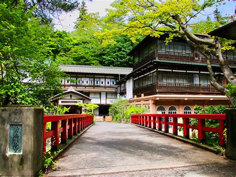 四万温泉の風情と伝統を受け継ぐ名旅館