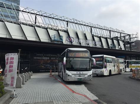 國光 1877 豪華機場巴士，台北桃園機場直達台北車站