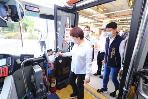 坐 公車 遊 台中