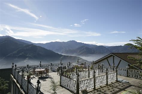 娜 嚕 彎 渡 假 景 觀 木 屋 民 宿