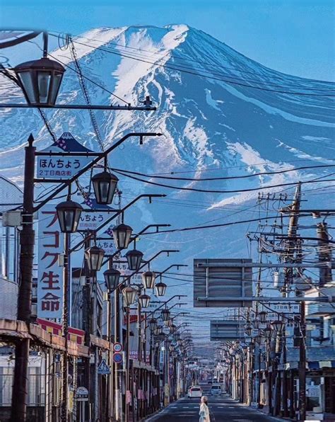 富士山眺望：日本最高峰的迷人景色