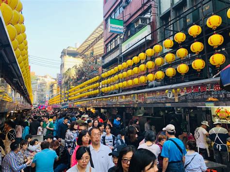 廟口夜市，臺南必逛的美食聖地