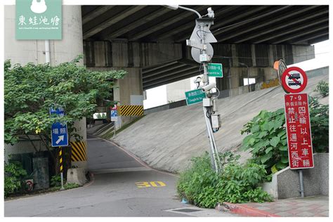 承德橋下停車場