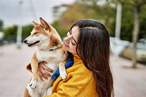 抱っこを嫌がる犬の心理