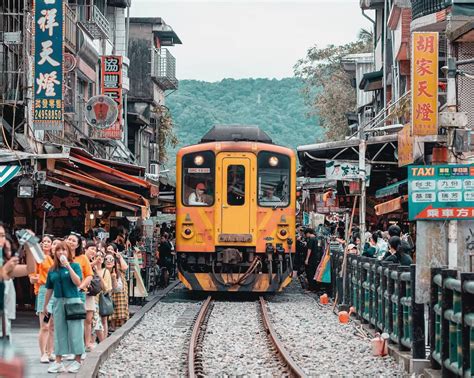 搭乘火車從台北到十分