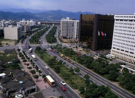 敦化北路，臺北市東區的璀璨大道