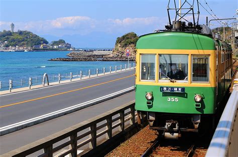 江之電：沿海鐵路上的浪漫之旅