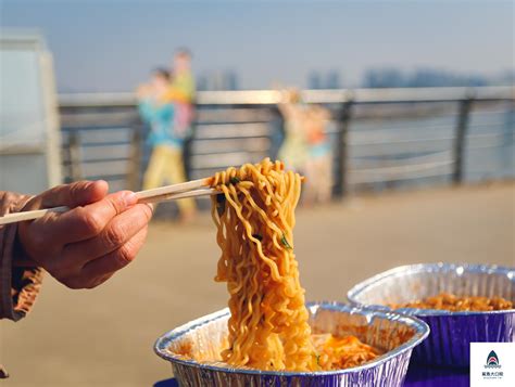 江邊泡麵趣：品嚐漢江公園的特色風味