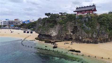 沖繩自駕遊：探索陽光、沙灘與歷史文化