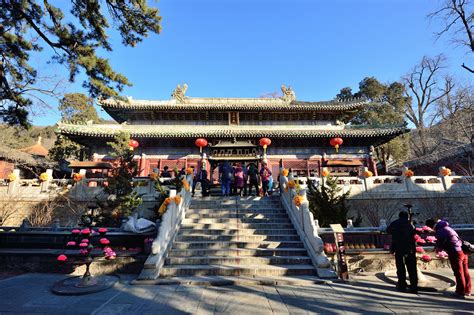 潭 柘 寺