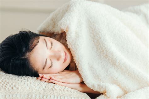 睡眠の質向上に不可欠！ひんやりブランケットで快適な寝心地を手に入れよう