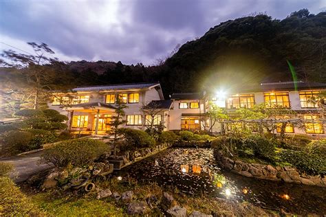 石見銀山・湯迫温泉の由緒ある旅館で贅沢なひとときを