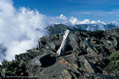 秀 姑 巒 山