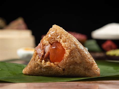 糯米團團藏粽香: Unveiling the Secrets of Authentic Chinese Zongzi