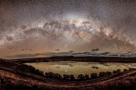 蒂卡波湖：群星閃耀的夜空奇景