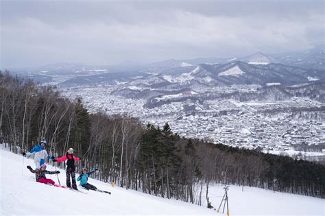 藻岩山滑雪場，札幌的冬季樂園