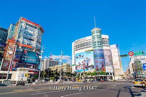 西門捷運站：台北流行文化地標