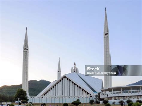 費薩爾清真寺（Faisal Mosque）：