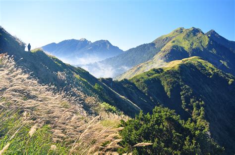 走進群山懷抱，探索巒山之美