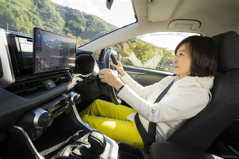 運転グッズで快適で安全なドライブを体験しよう