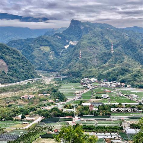 騰 雲 山莊