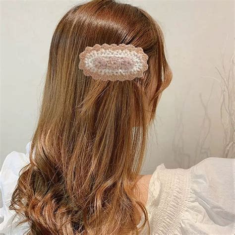 🎨 Chic and Charming: An Ode to the Versatile Hair Clip