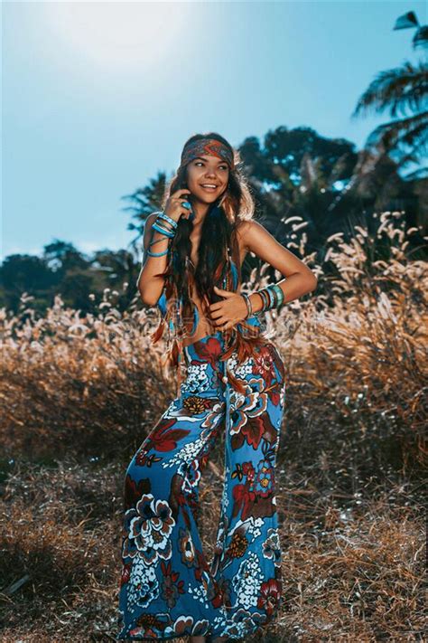  **Embrace the Bohemian Spirit: A Comprehensive Guide to Hippie Outfits for Women** 