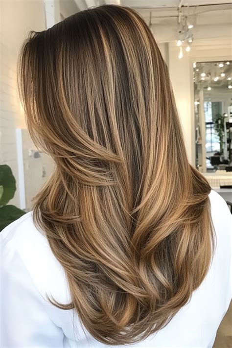  Caramel Honey Balayage Hair: The Sweetest Hair Trend for Any Season 