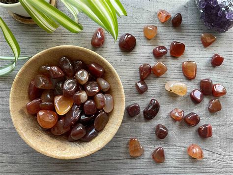  Carnelian: The Fiery Gemstone of Courage and Vitality 