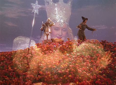  Glinda the Good Witch: A Symbol of Hope and Courage in the Wizard of Oz