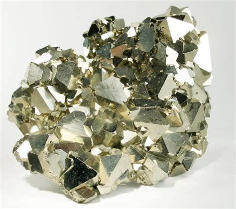  Peruvian Pyrite: A Golden Opportunity for Sustainable Mining and Economic Development 