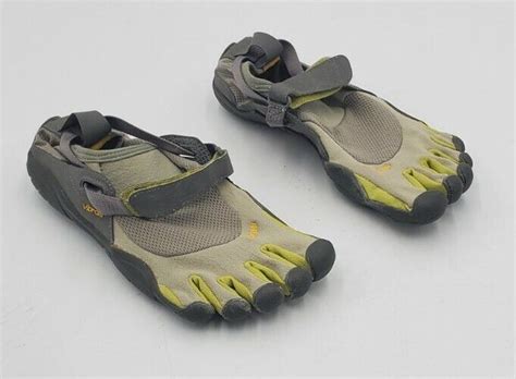  Vibram Five Fingers: Barefoot Mimicry 