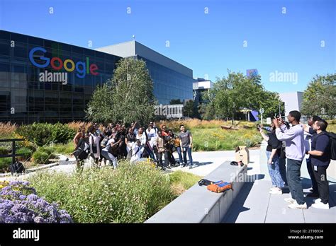 1,600 Amphitheatre Parkway: Google's Epicenter of Innovation