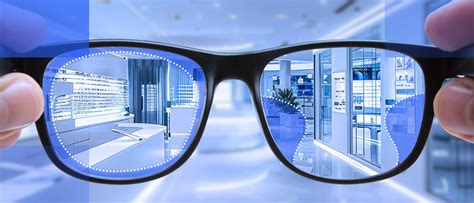 1 Vision, 2 Resolutions: Single Vision vs. Progressive Lenses