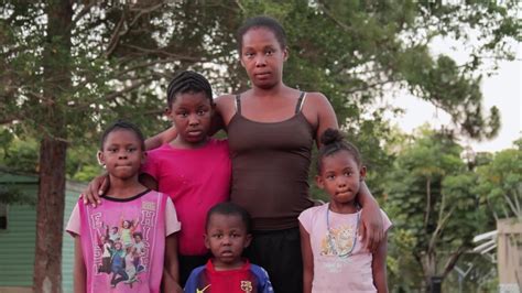 1 in 4 Single Mothers Live in Poverty: How Loans Can Help